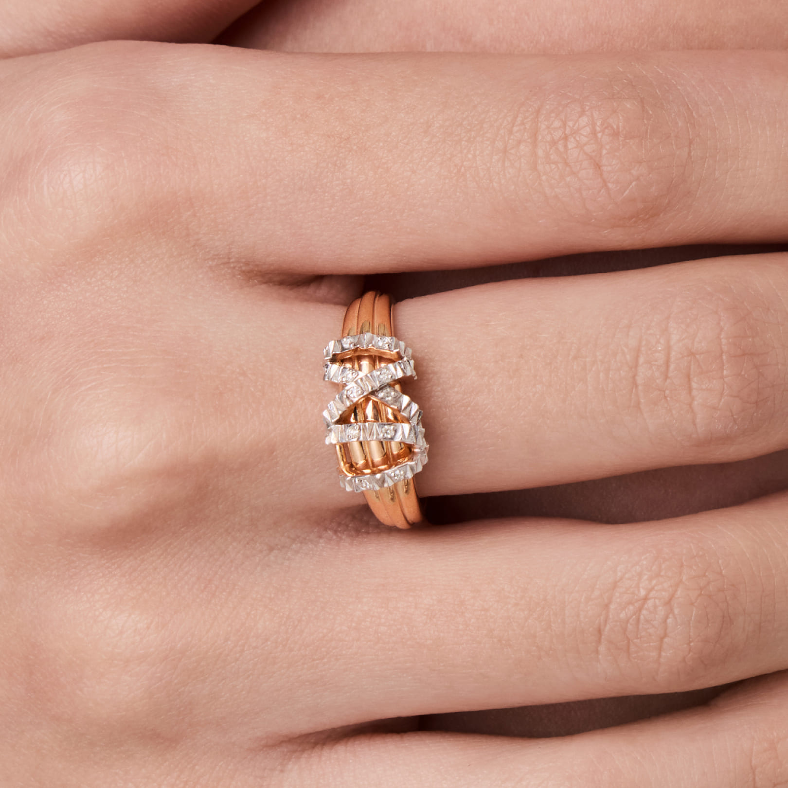 Серебряное кольцо с бриллиантами