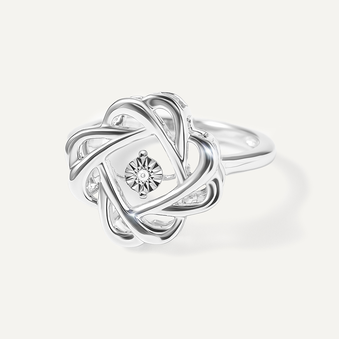 Серебряное кольцо с бриллиантом "Танцующий камень"