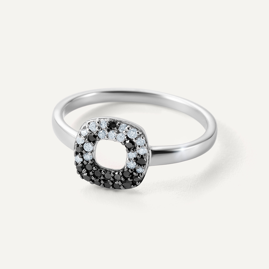 Серебряное кольцо с бриллиантами