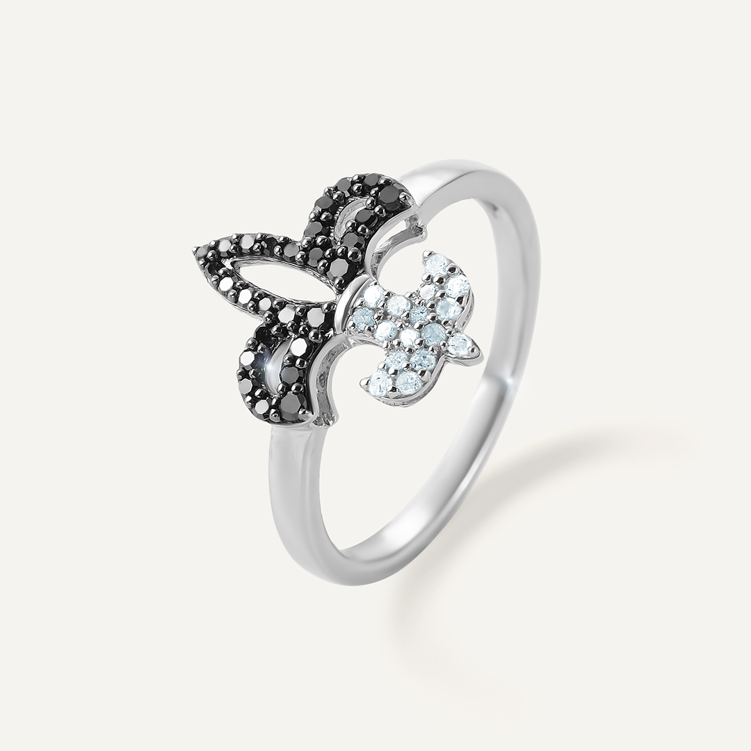 Серебряное кольцо с бриллиантами