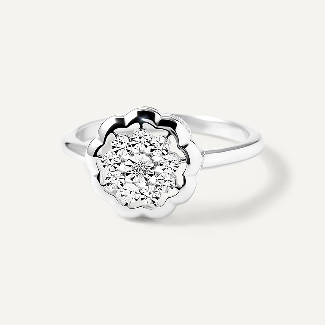 Серебряное кольцо с бриллиантом