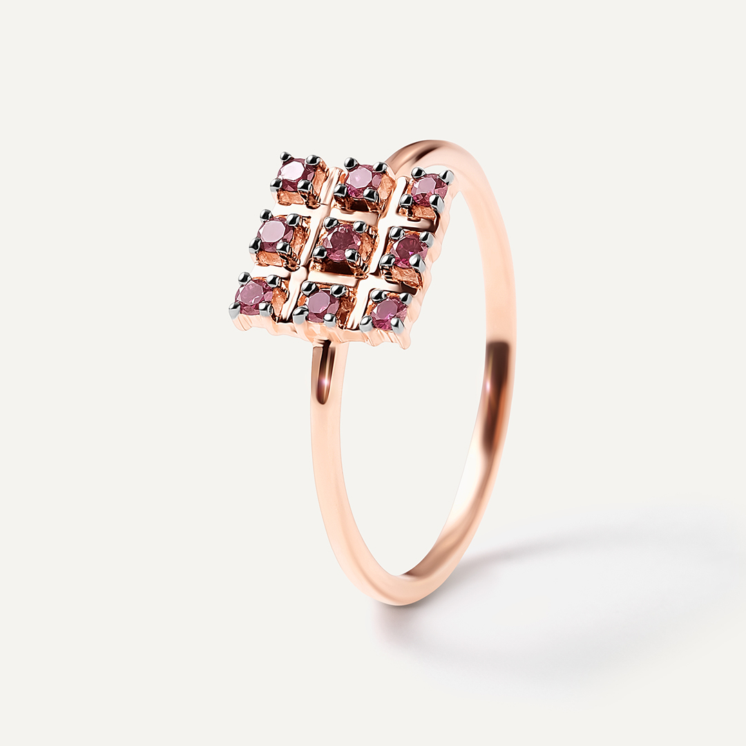 Серебряное кольцо с розовыми бриллиантами