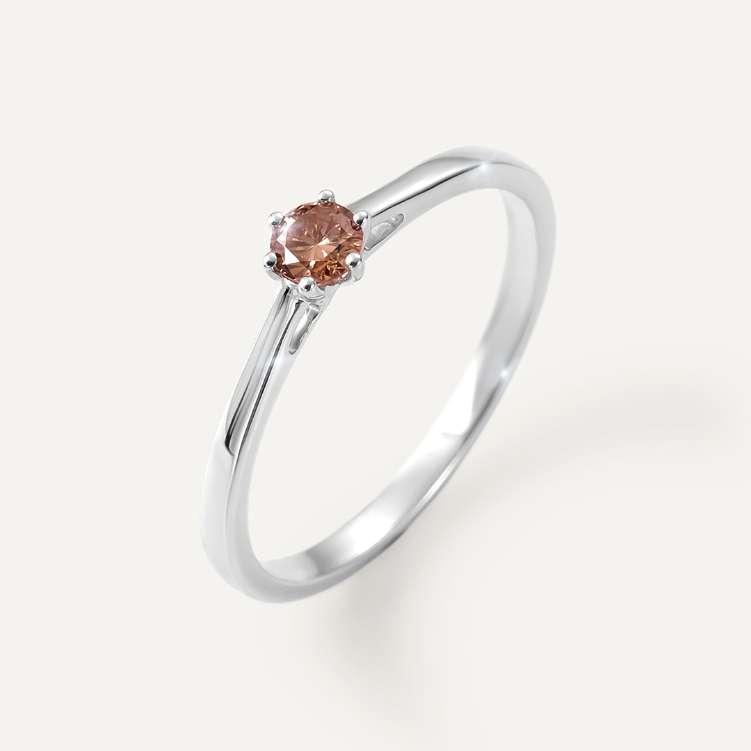 Серебряное кольцо с коньячным бриллиантом