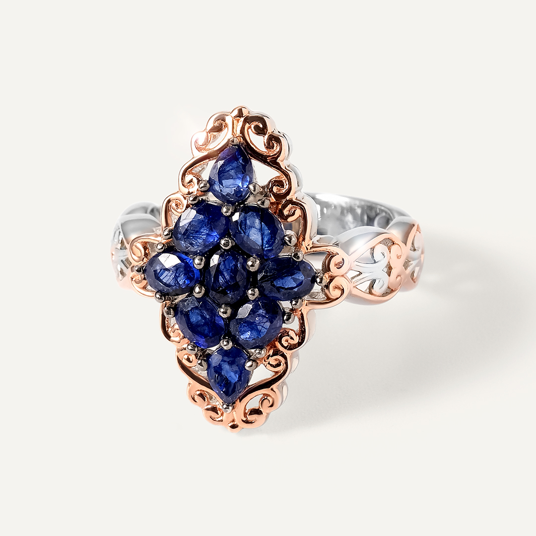 Серебряное кольцо с сапфирами