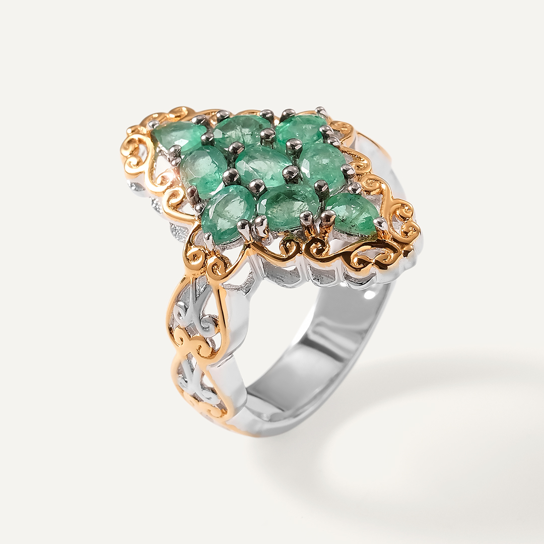 Серебряное кольцо с изумрудами