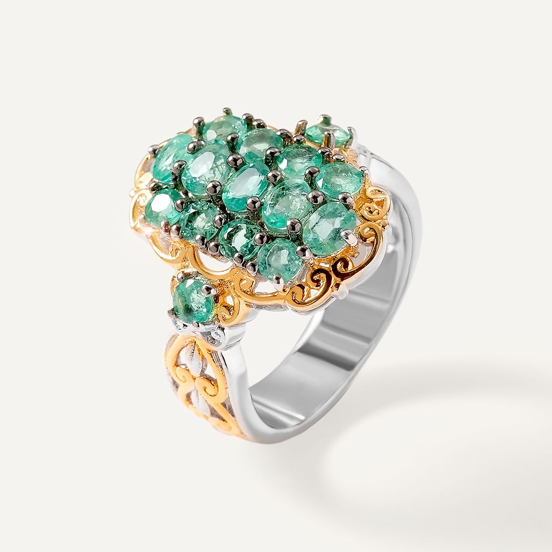 Серебряное кольцо с изумрудами