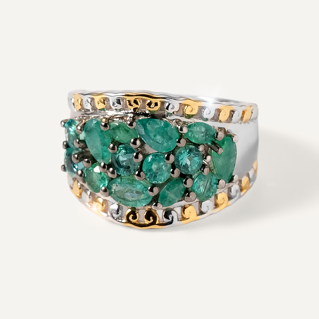 Серебряное кольцо с изумрудами