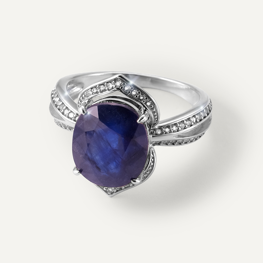 Серебряное кольцо с сапфиром