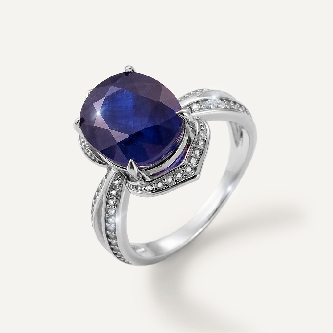 Серебряное кольцо с сапфиром