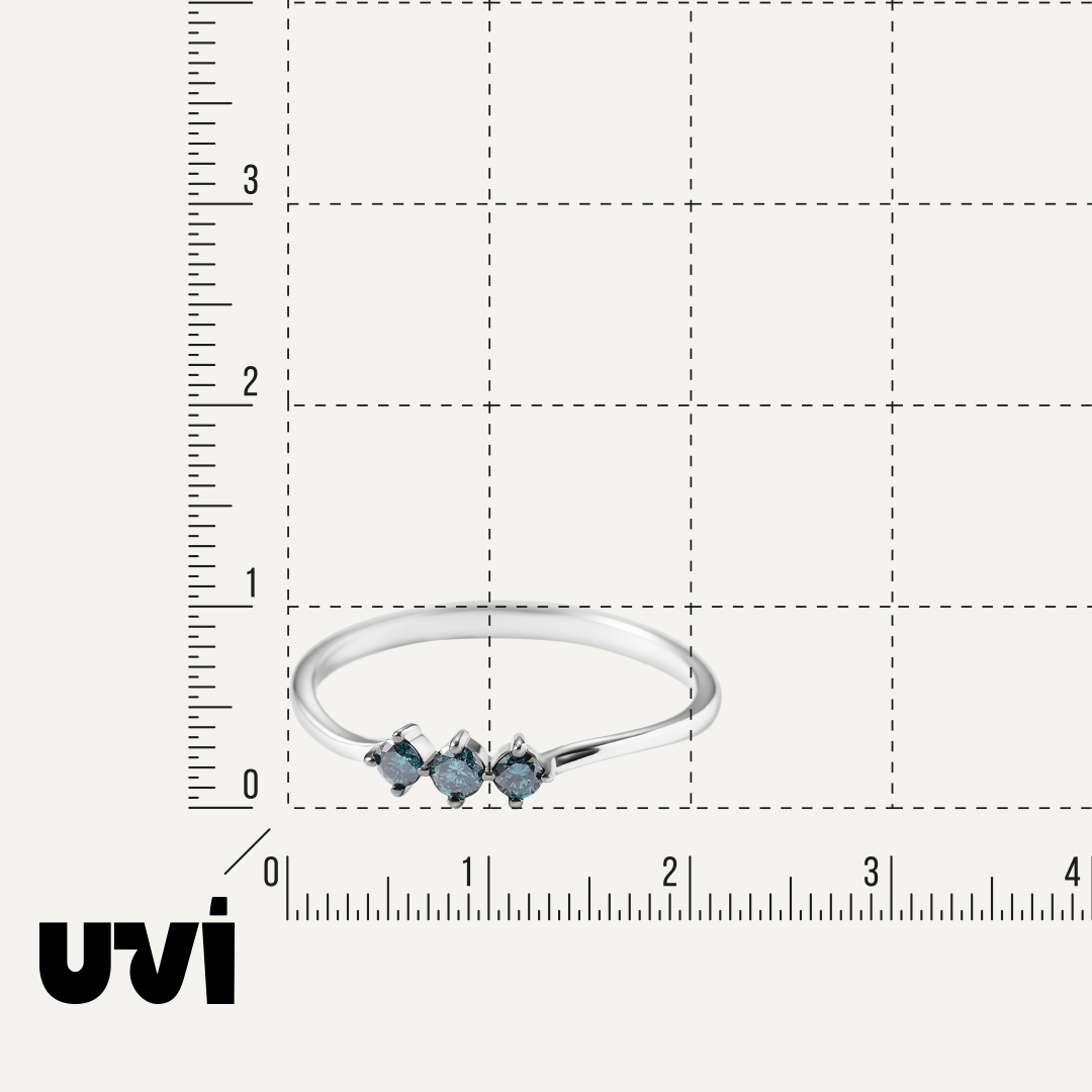 Серебряное кольцо с голубыми бриллиантами