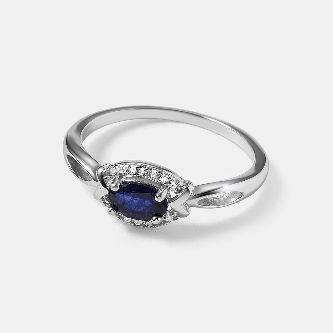 Серебряное кольцо с сапфиром