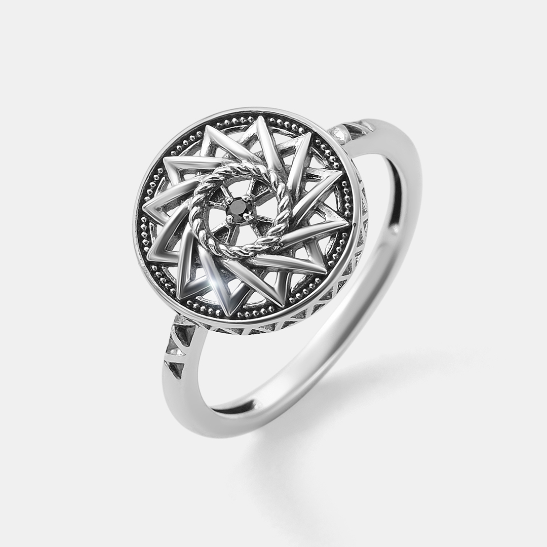 Серебряное кольцо с черным бриллиантом "Эрцгамма"