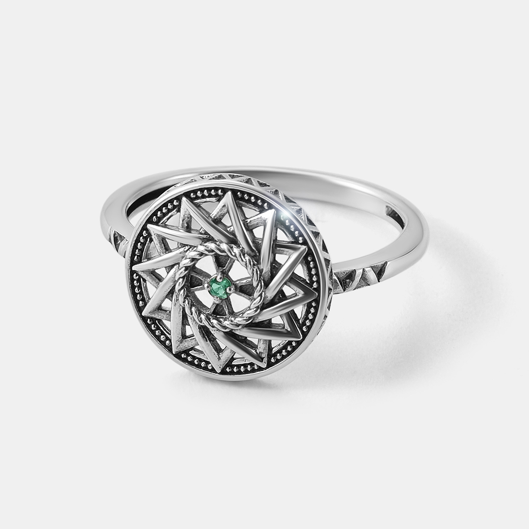 Серебряное кольцо с изумрудом "Эрцгамма"