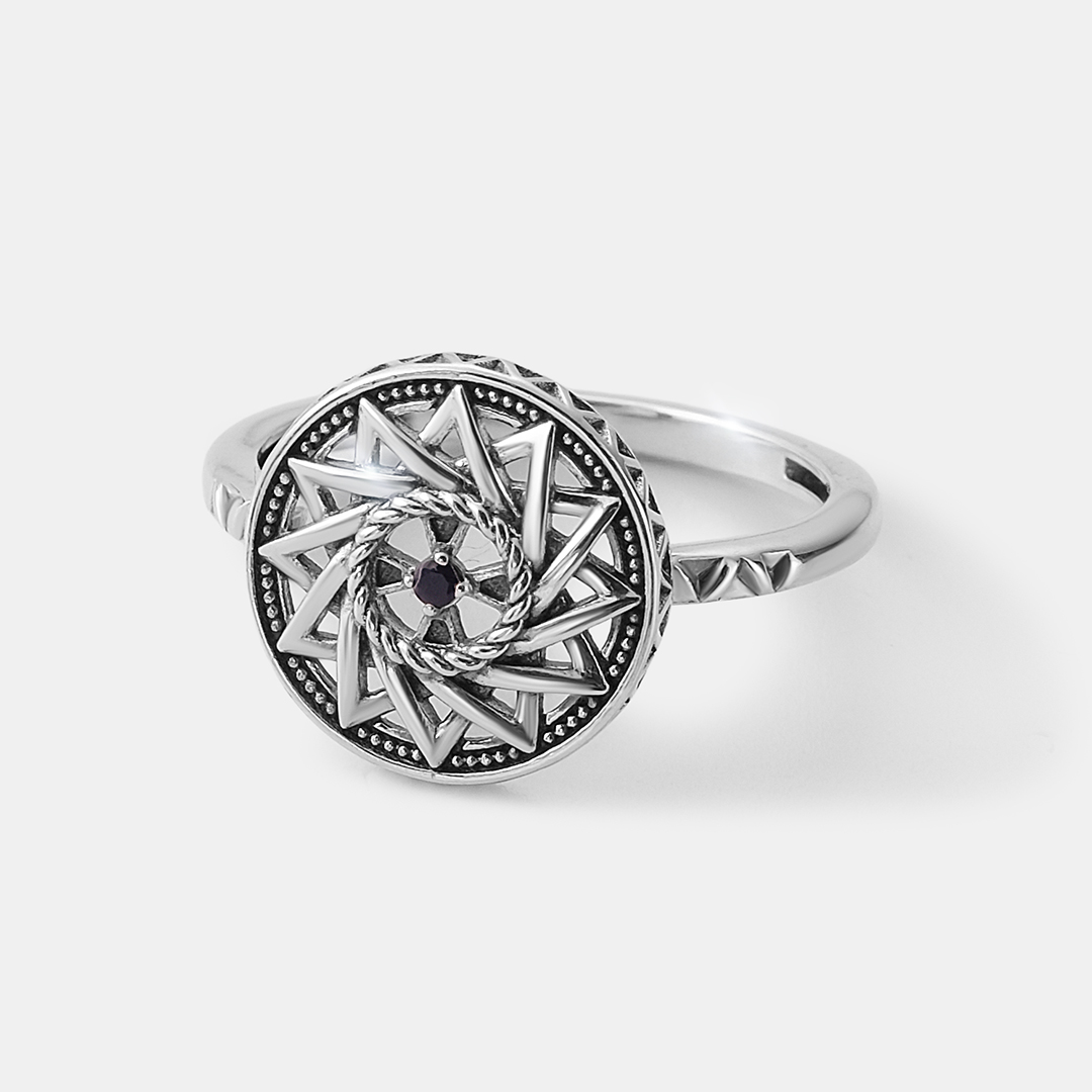 Серебряное кольцо с сапфиром "Эрцгамма"