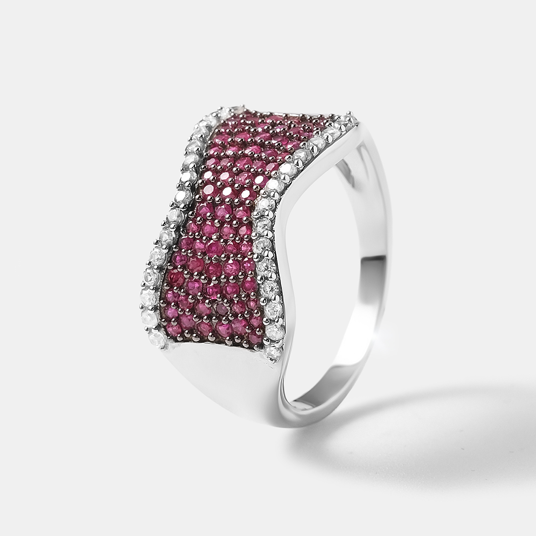 Серебряное кольцо с рубинами