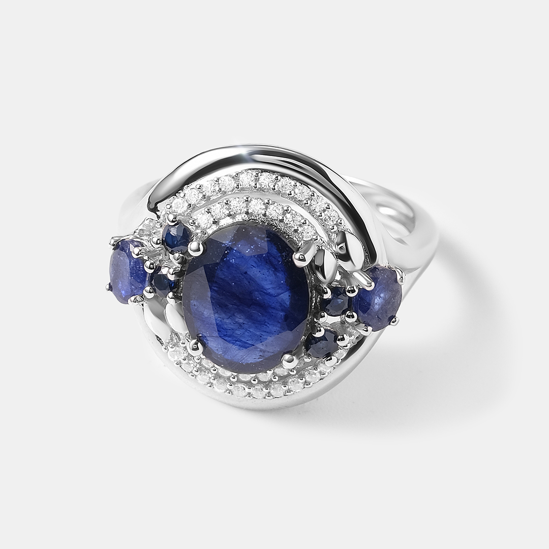 Серебряное кольцо с сапфирами