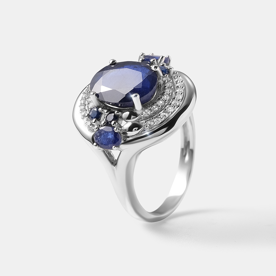 Серебряное кольцо с сапфирами