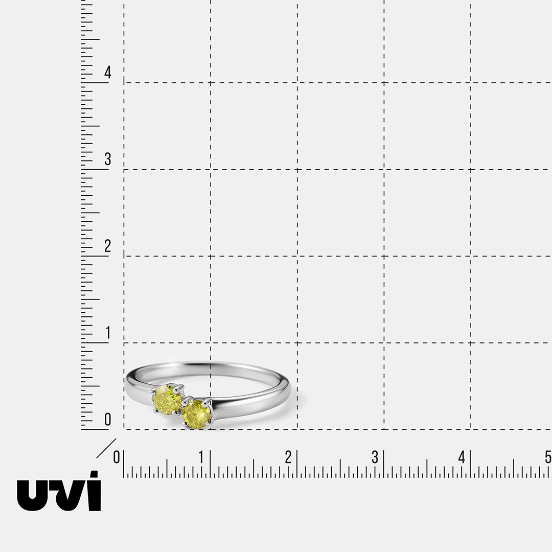 Серебряное кольцо с желтыми бриллиантами