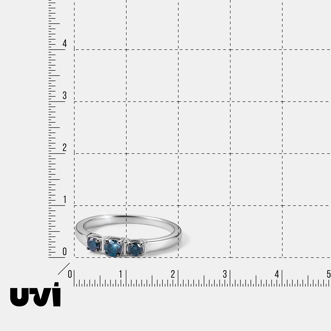 Серебряное кольцо с голубыми бриллиантами