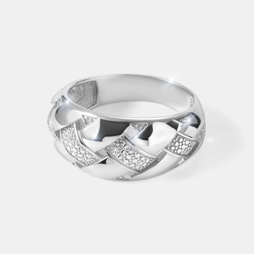 Серебряное кольцо с бриллиантом
