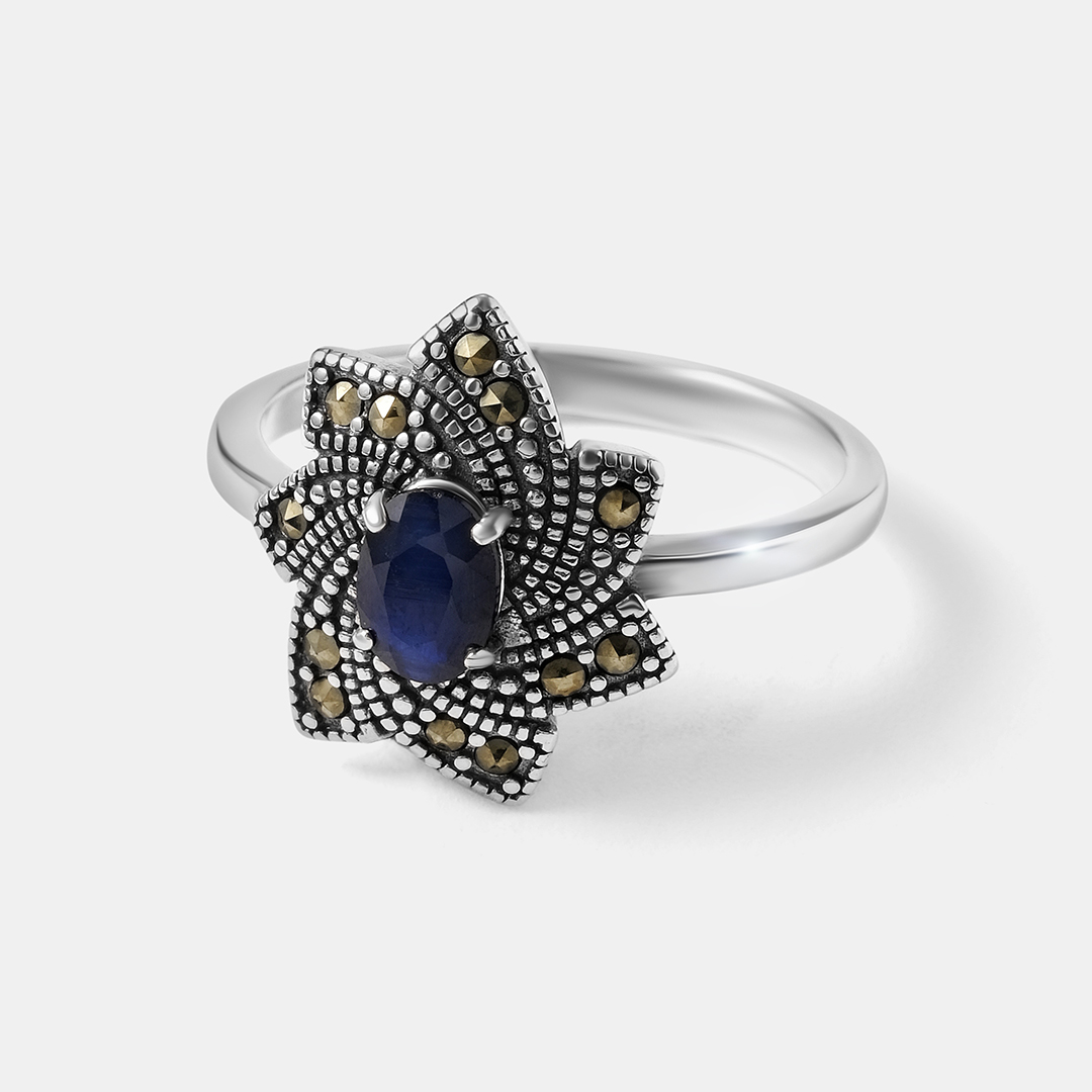 Серебряное кольцо с сапфиром