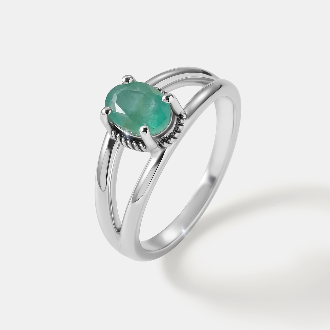 Серебряное кольцо с изумрудом