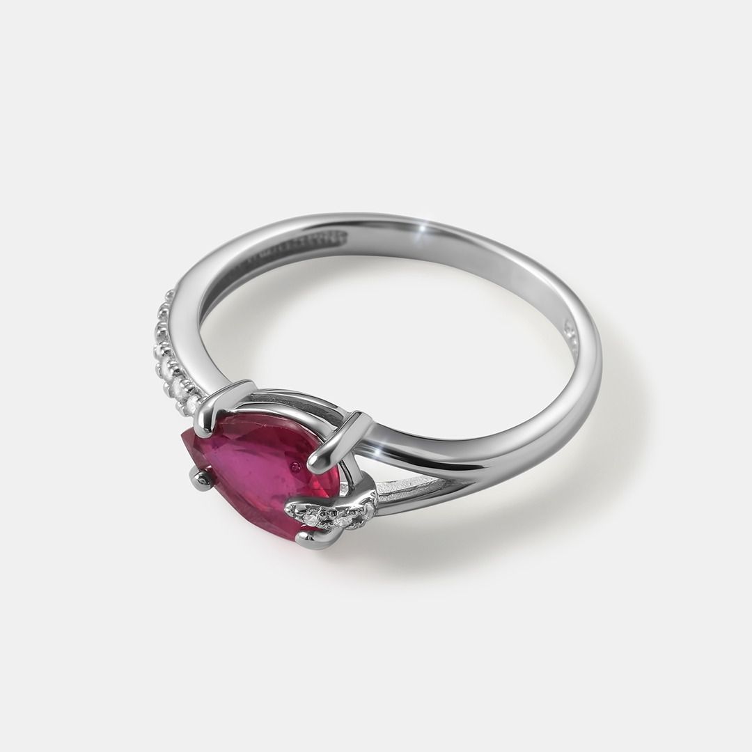 Серебряное кольцо с рубином