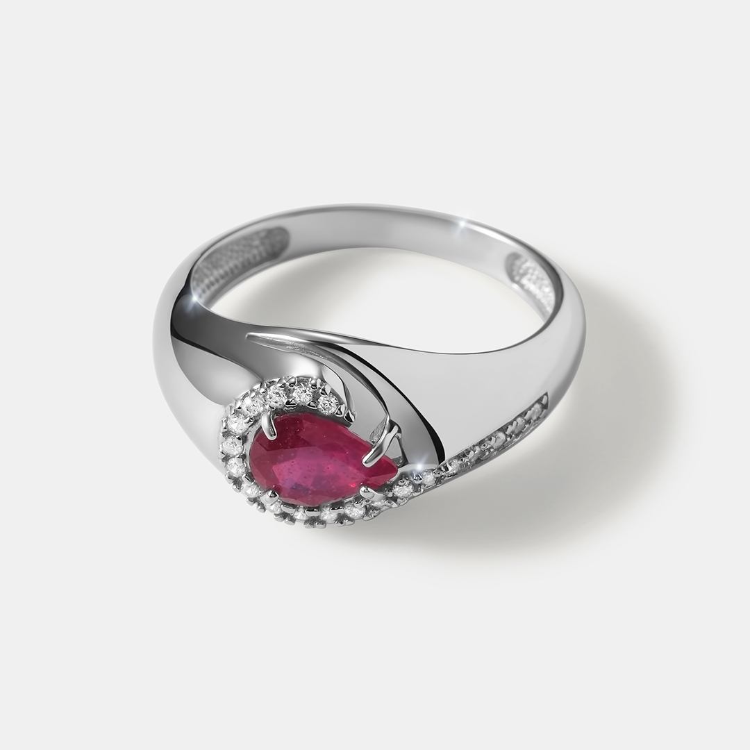Серебряное кольцо с рубином