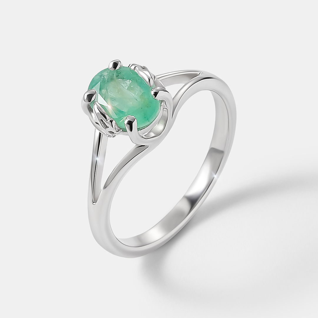 Серебряное кольцо с изумрудом