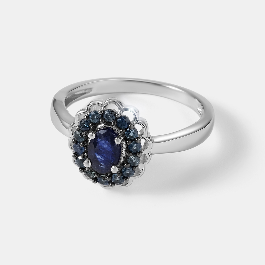 Серебряное кольцо с сапфирами