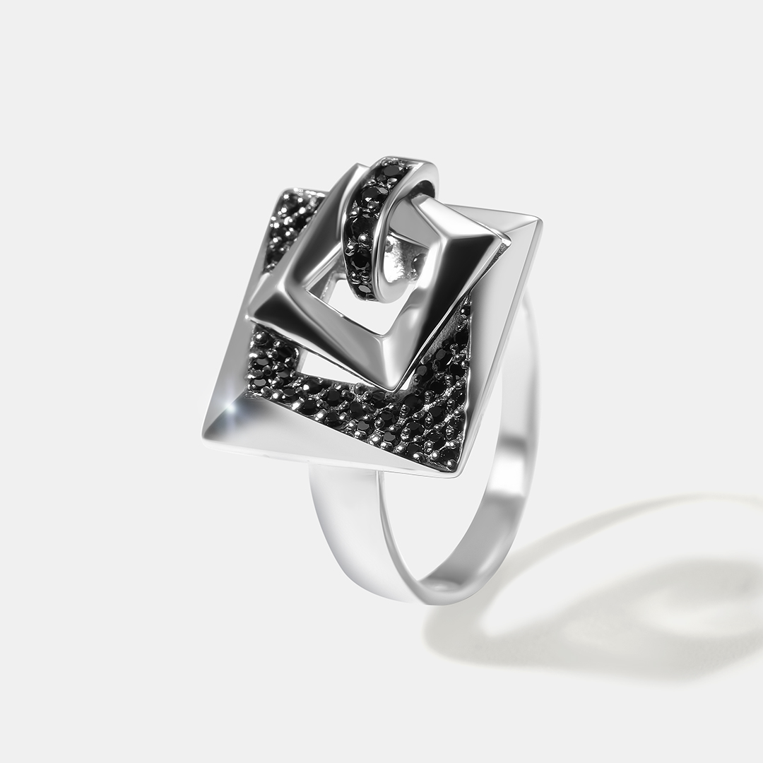Серебряное кольцо со шпинелью