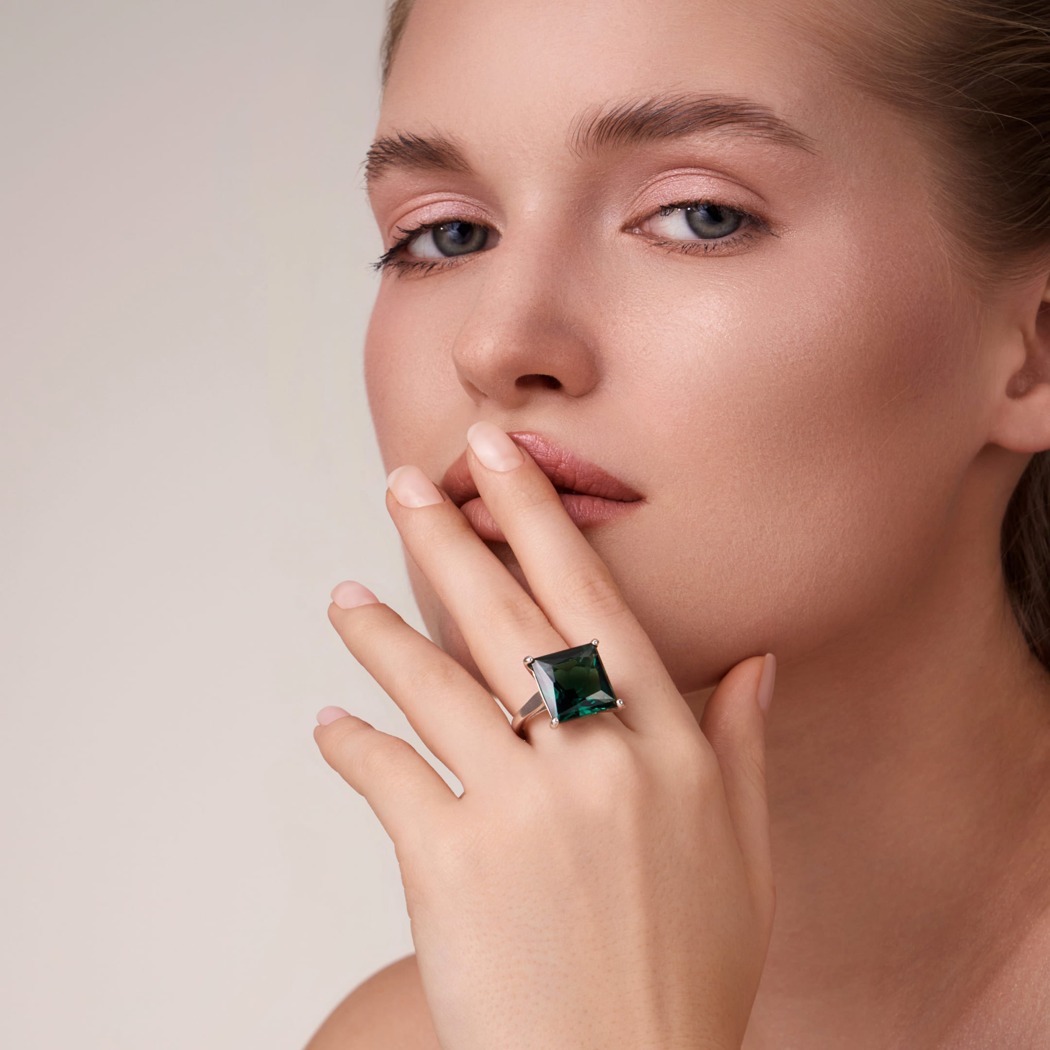 Серебряное кольцо с празиолитом