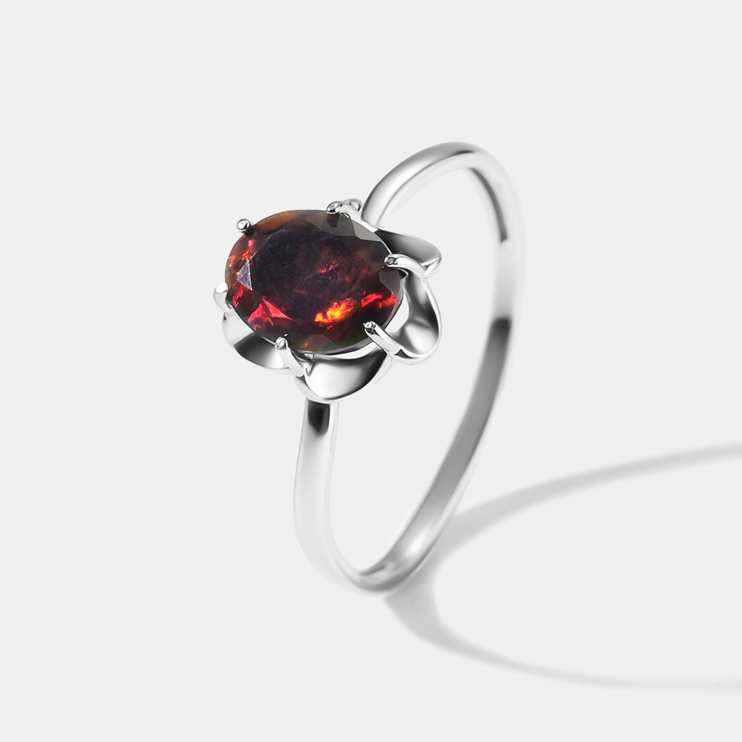 Серебряное кольцо с черным опалом