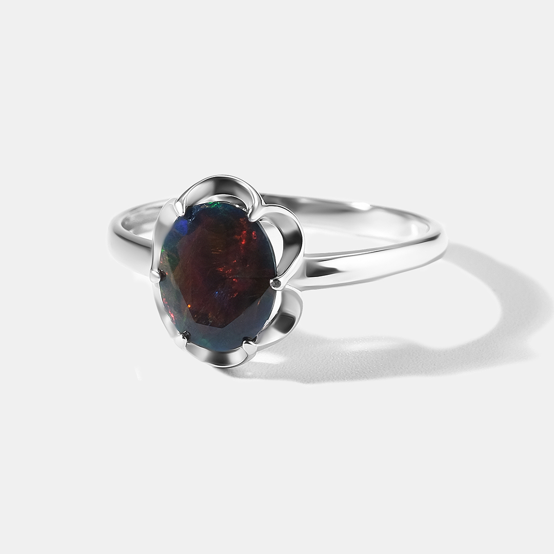 Серебряное кольцо с опалом