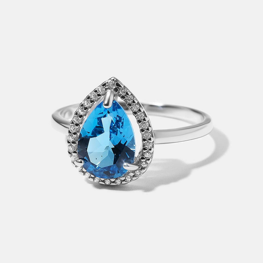 Серебряное кольцо с топазом swiss