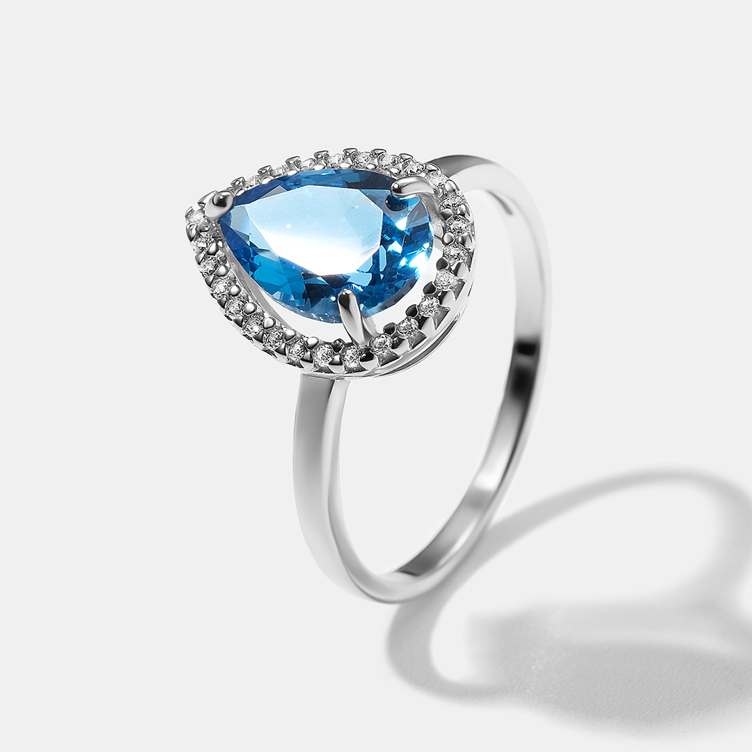 Серебряное кольцо с топазом swiss
