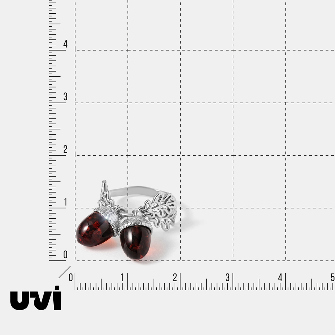 Серебряное кольцо с янтарем "Желуди"