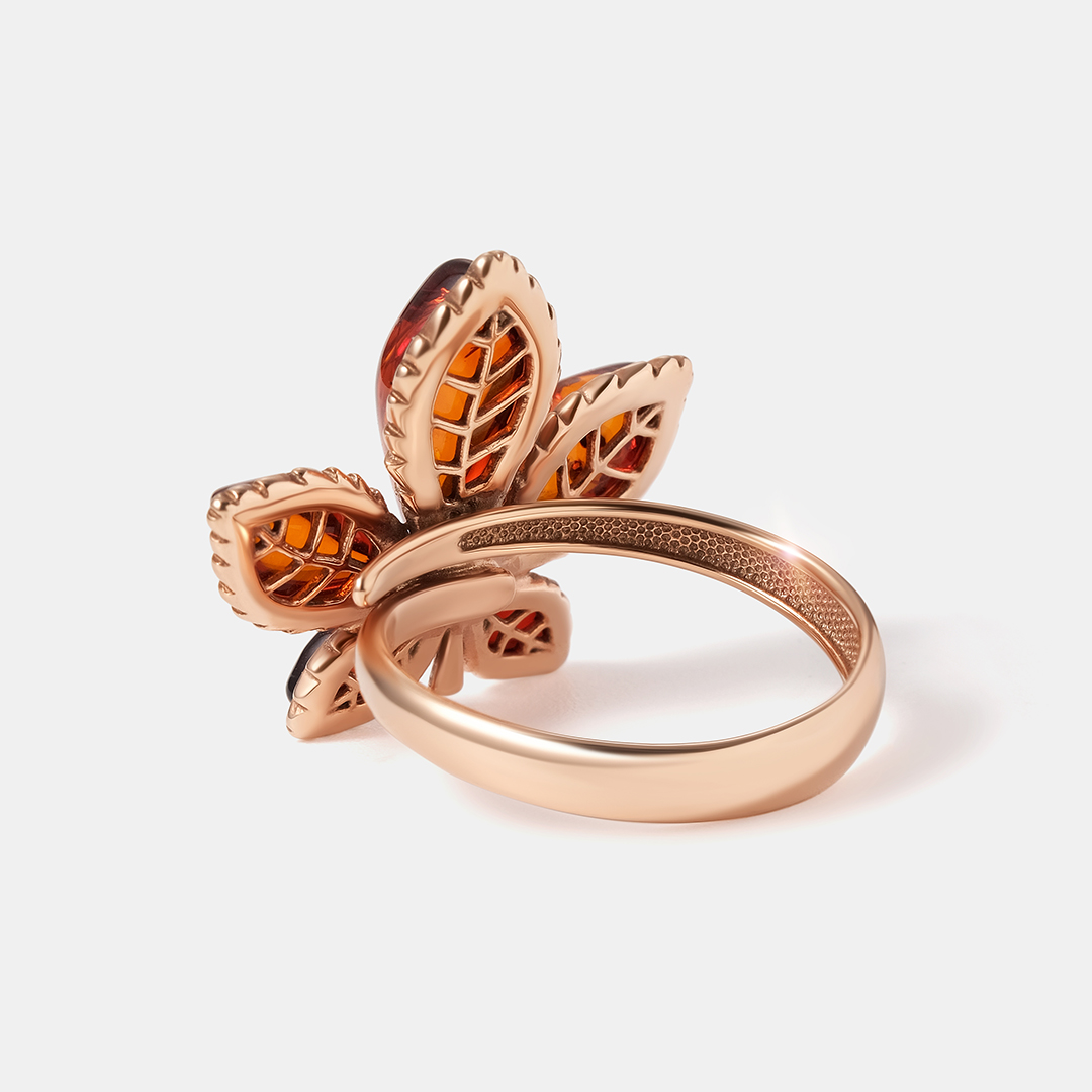 Серебряное кольцо с янтарем "Листок"