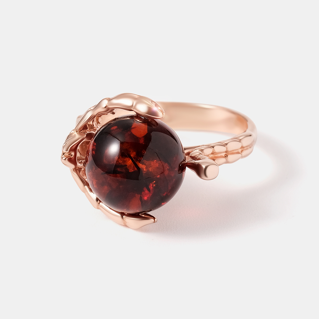 Серебряное кольцо с янтарем "Скорпион"