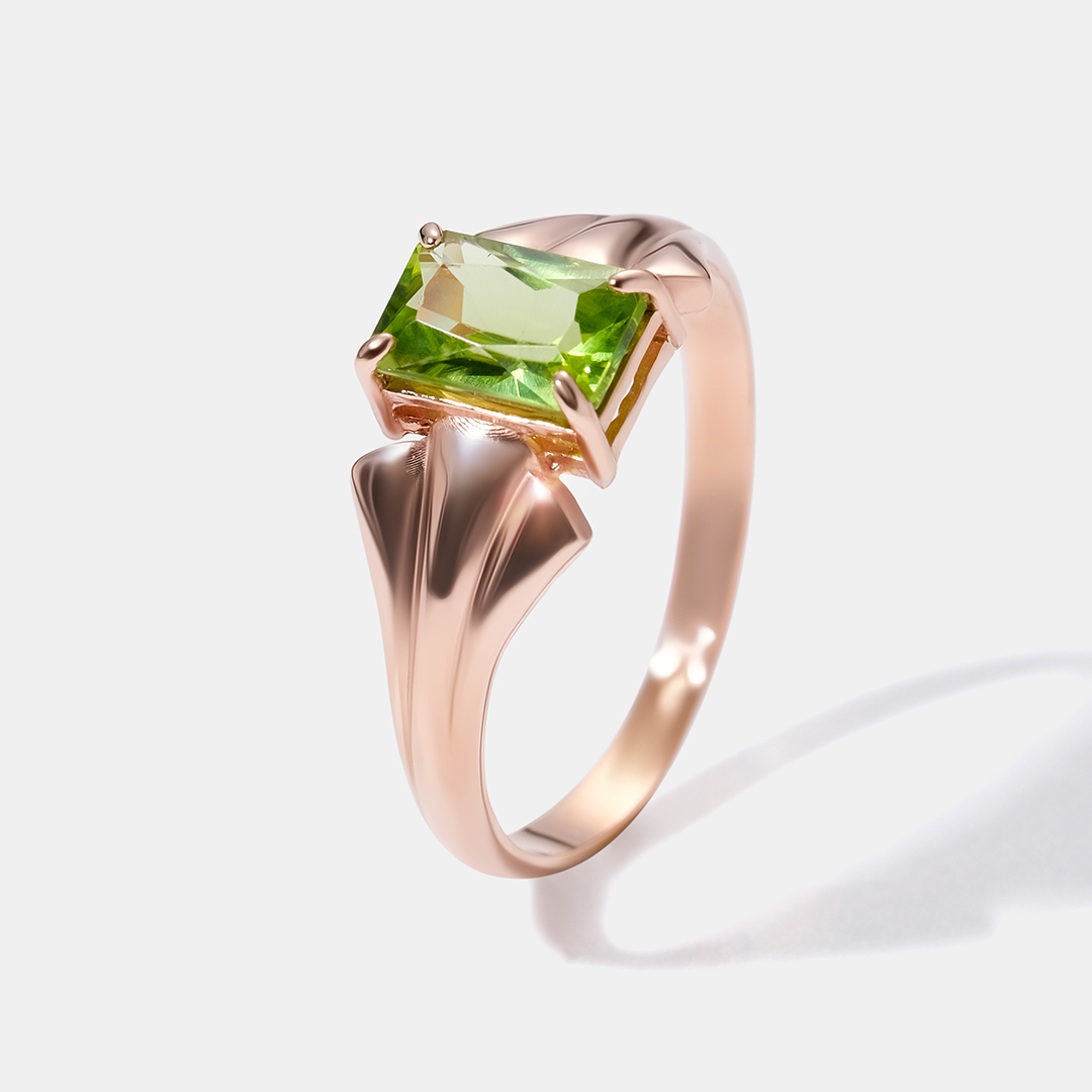 Серебряное кольцо с хризолитом