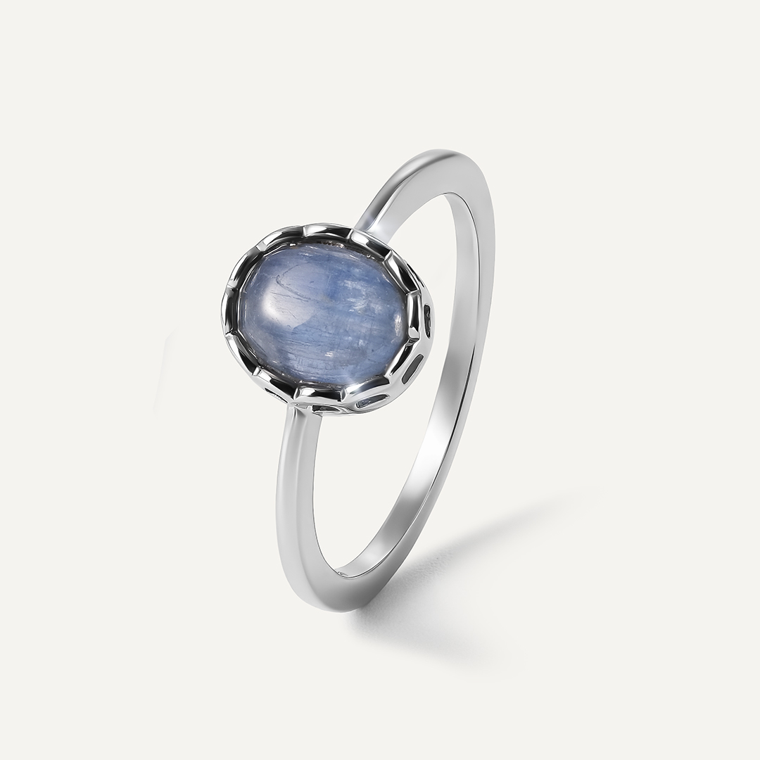 Серебряное кольцо с кианитом
