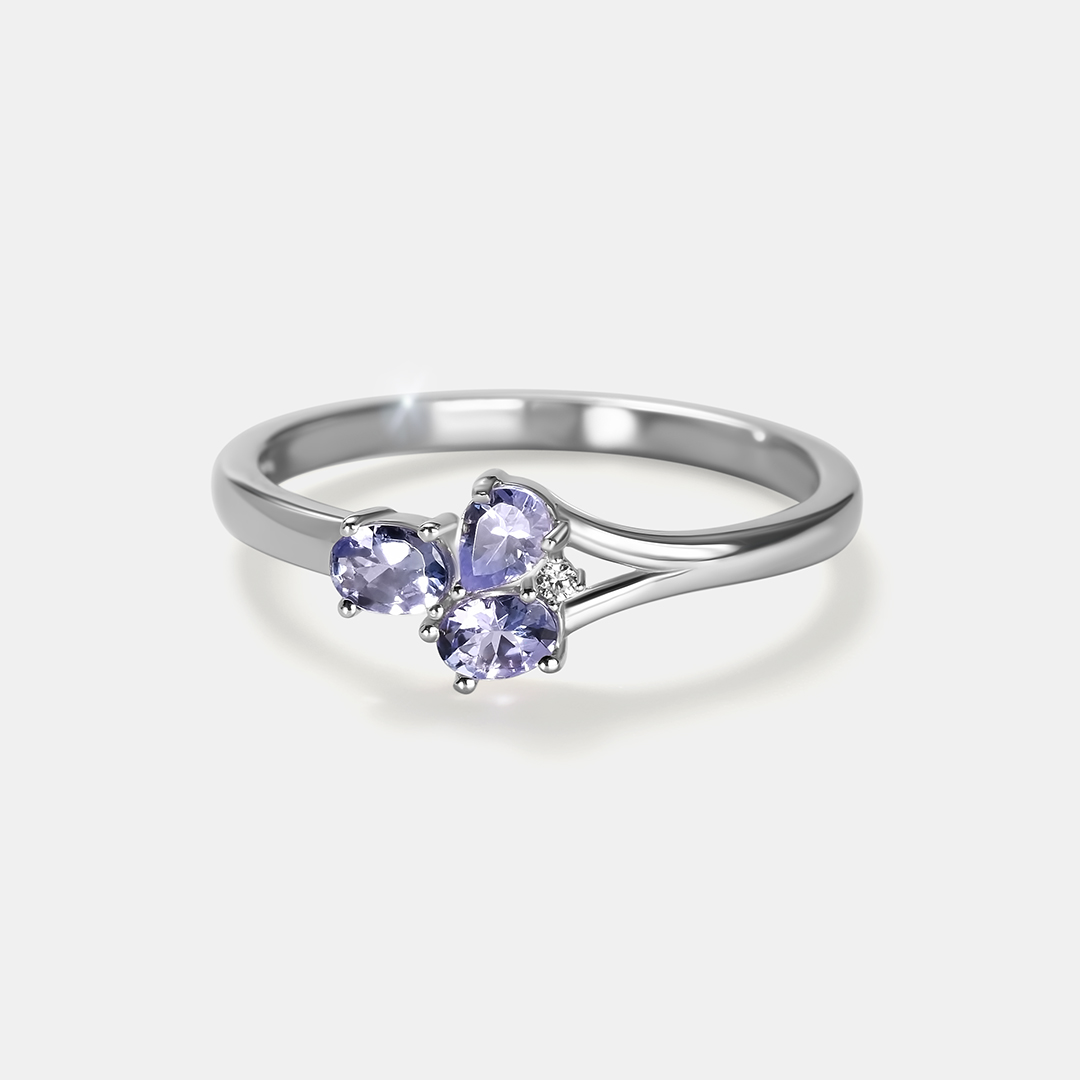 Серебряное кольцо с танзанитами