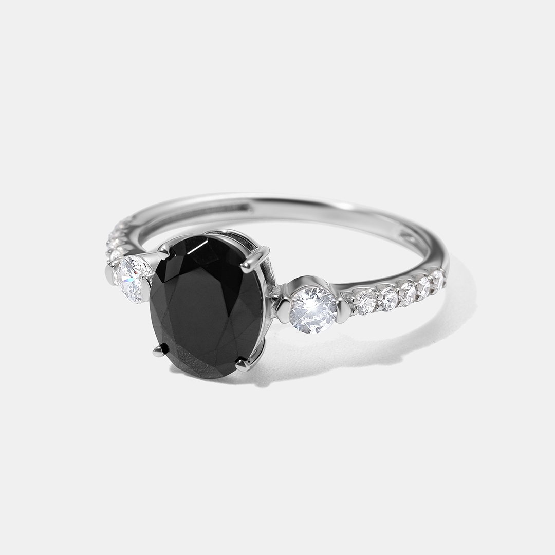 Серебряное кольцо со шпинелью