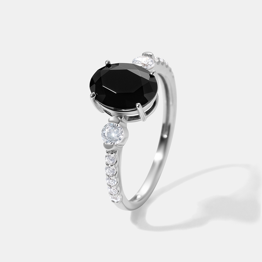 Серебряное кольцо со шпинелью