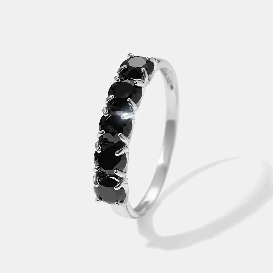 Серебряное кольцо со шпинелью