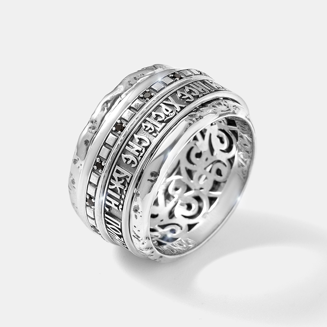 Серебряное кольцо со шпинелью "Иисусова молитва"