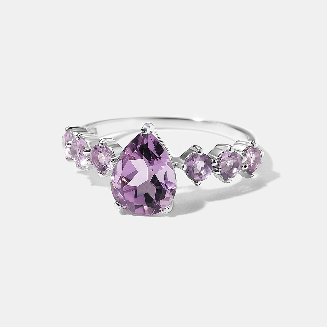 Серебряное кольцо с аметистами