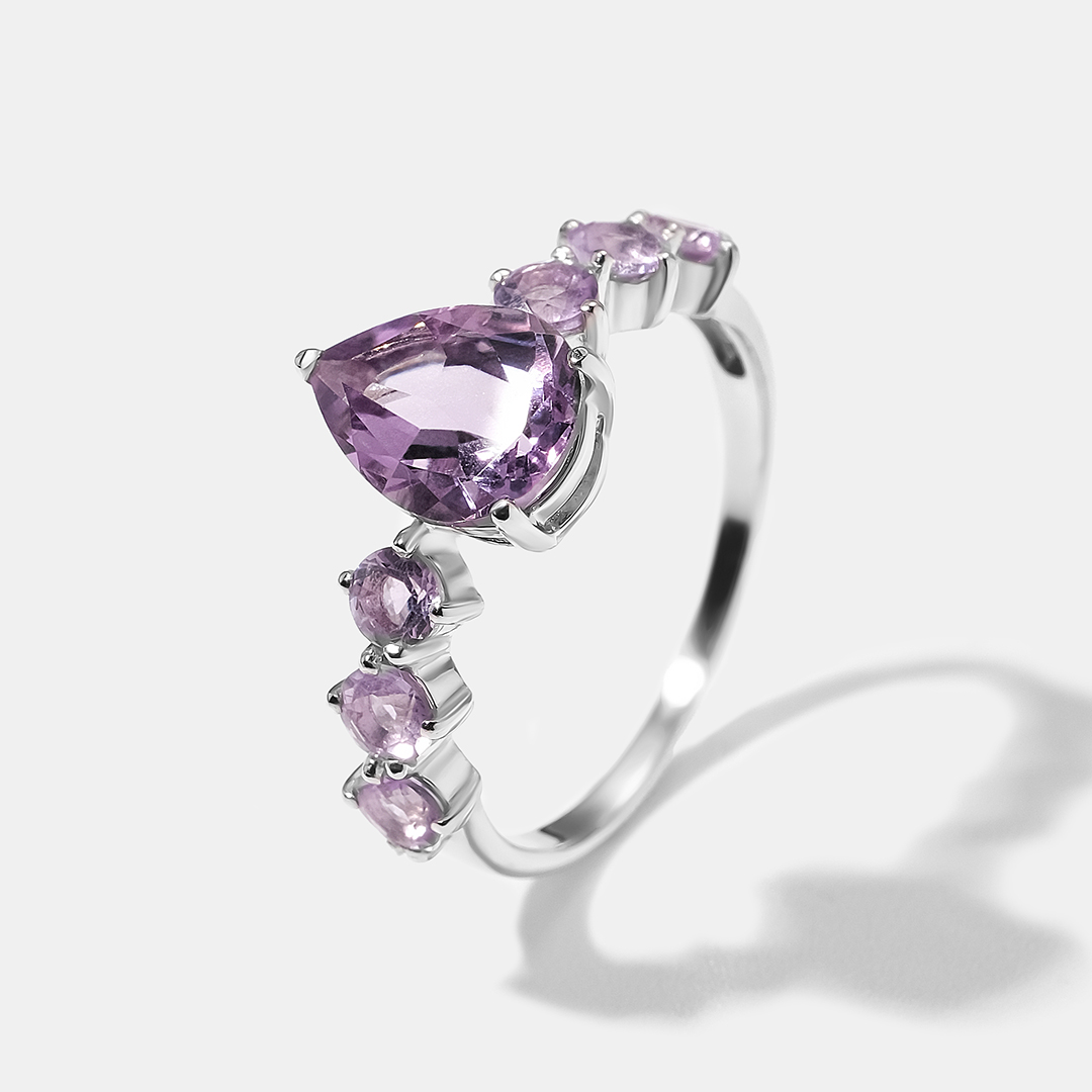 Серебряное кольцо с аметистами