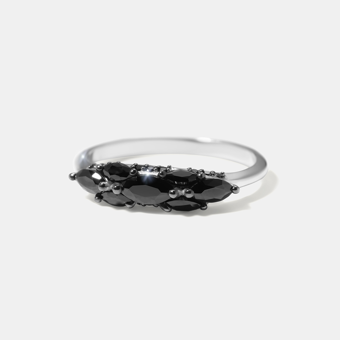 Серебряное кольцо со шпинелью