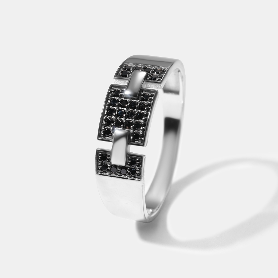 Серебряное кольцо со шпинелью